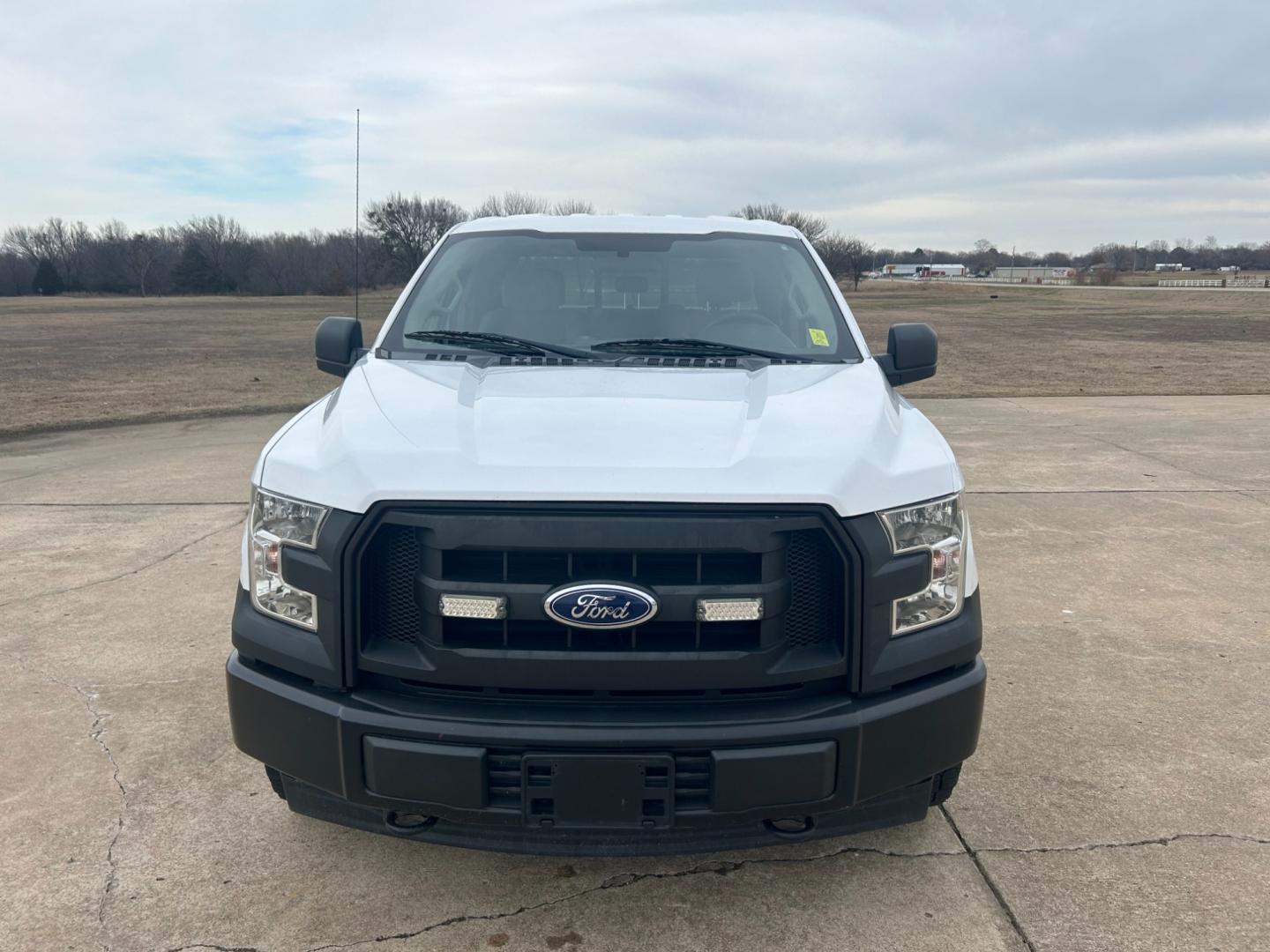 2017 White /Gray Ford F-150 XLT SuperCab 8-ft. Bed 4WD (1FTEX1EF4HK) with an 5.0L V8 OHV 16V engine, 6-Speed Automatic transmission, located at 17760 Hwy 62, Morris, OK, 74445, (918) 733-4887, 35.609104, -95.877060 - Photo#1